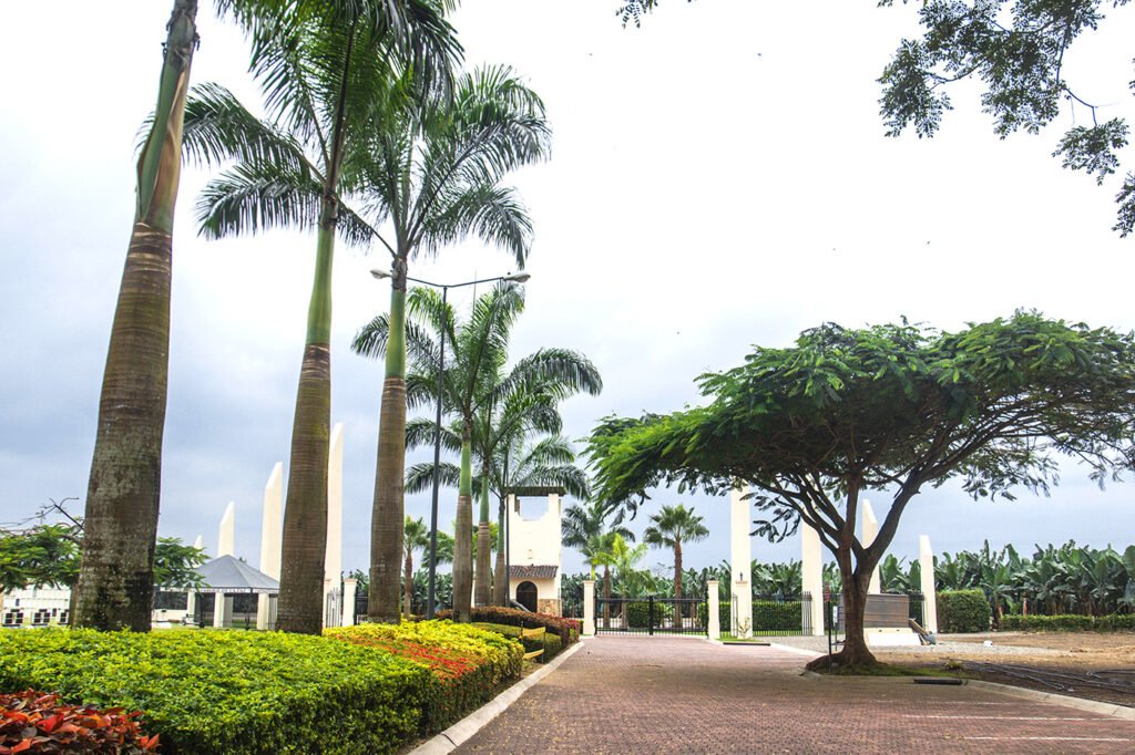 parque de la paz pasaje, parque de la paz horarios, cementerio camposanto